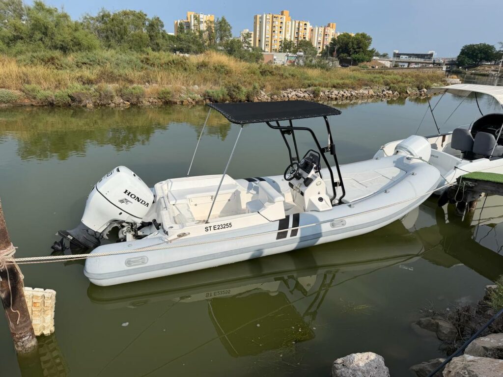 Location bateau Semi-Rigide A20 à Palavas-les-Flots, Carnon et Montpellier